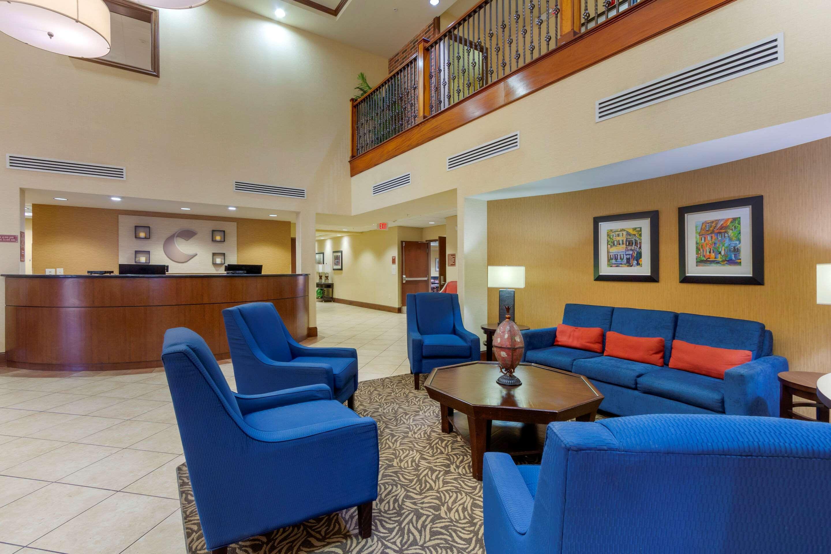 Comfort Suites Charleston West Ashley Esterno foto