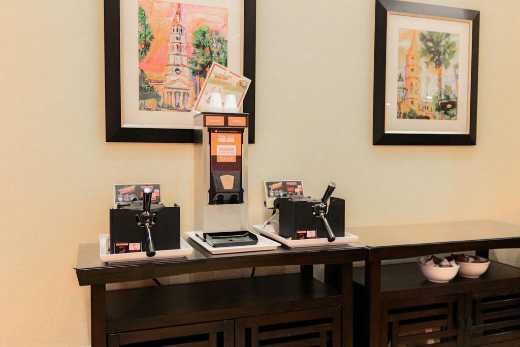 Comfort Suites Charleston West Ashley Esterno foto