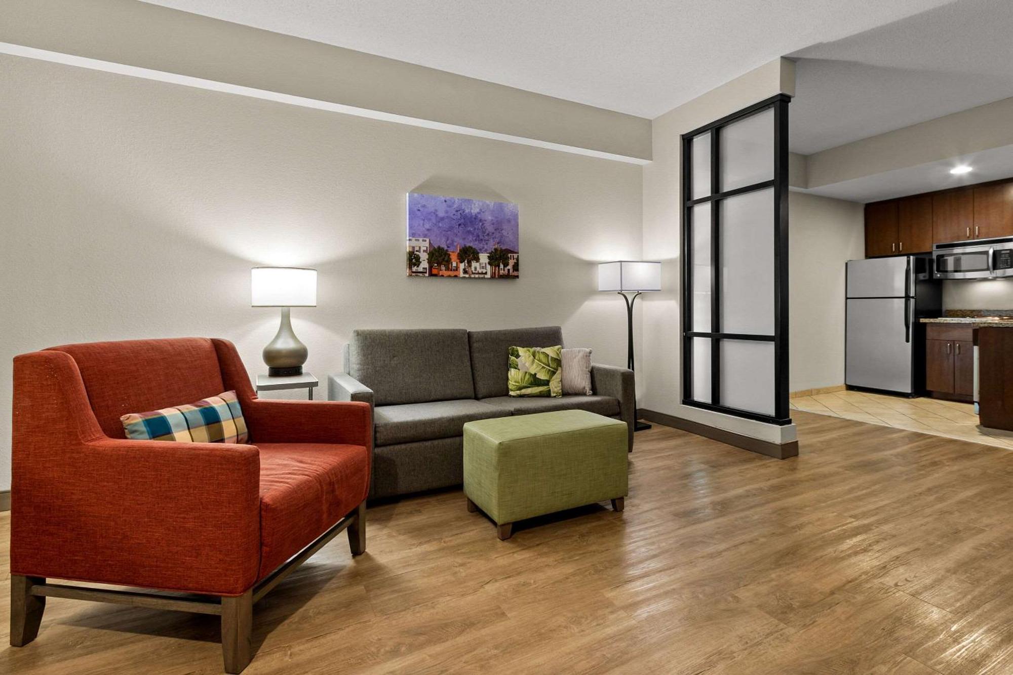 Comfort Suites Charleston West Ashley Esterno foto