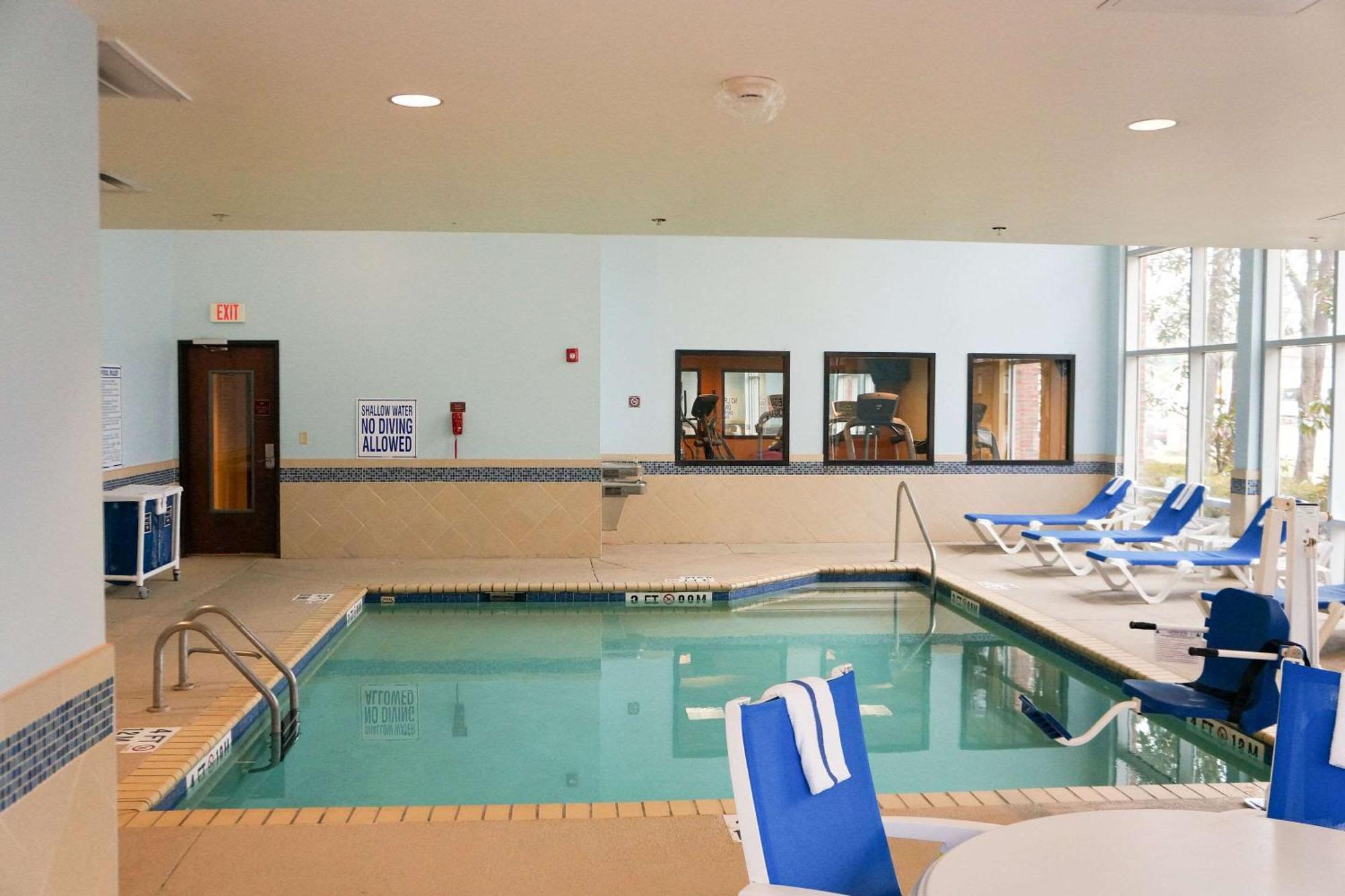 Comfort Suites Charleston West Ashley Esterno foto