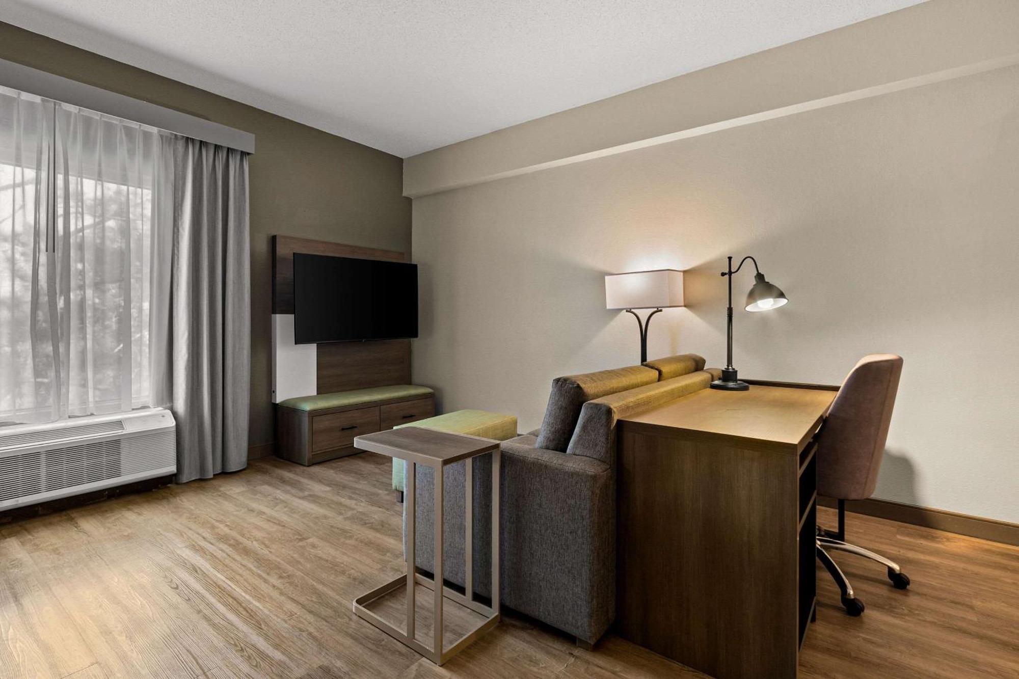 Comfort Suites Charleston West Ashley Esterno foto