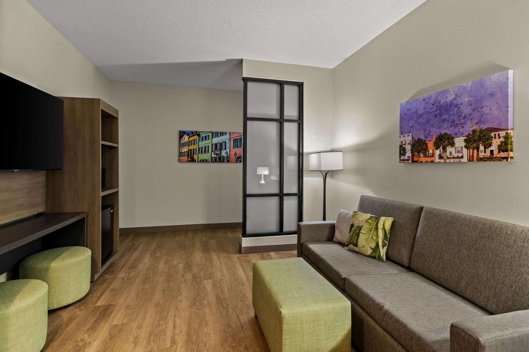 Comfort Suites Charleston West Ashley Esterno foto