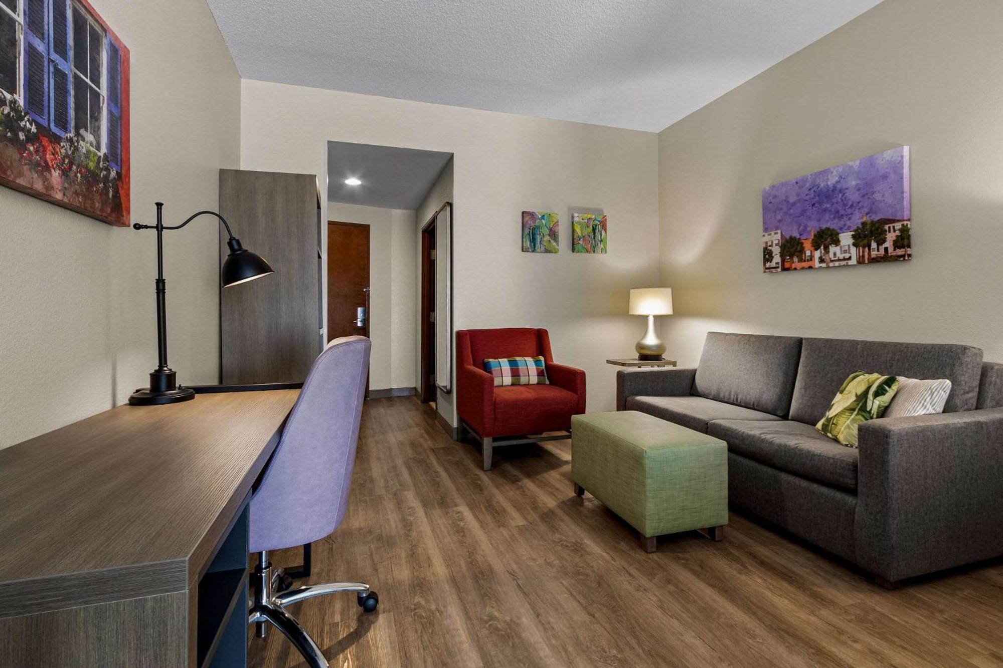Comfort Suites Charleston West Ashley Esterno foto